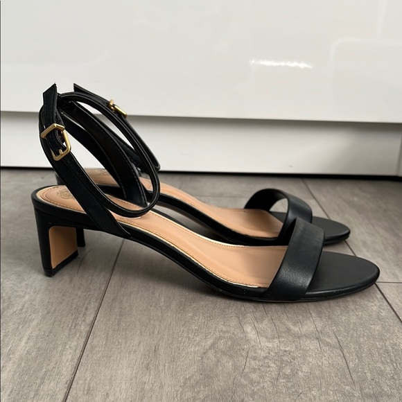 VINCE CAMUTO NWT Lylah Black Leather Ankle Strap Heel Sandal, Size 8/39 - Picture 9 of 15